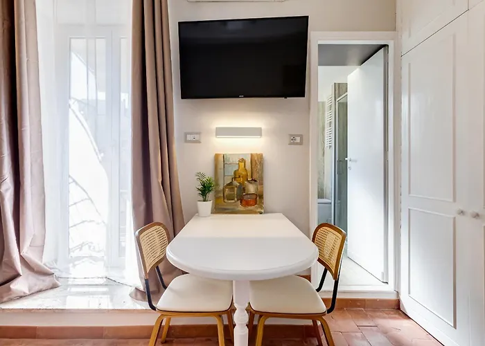Romantic With Balcony Near Navona Square